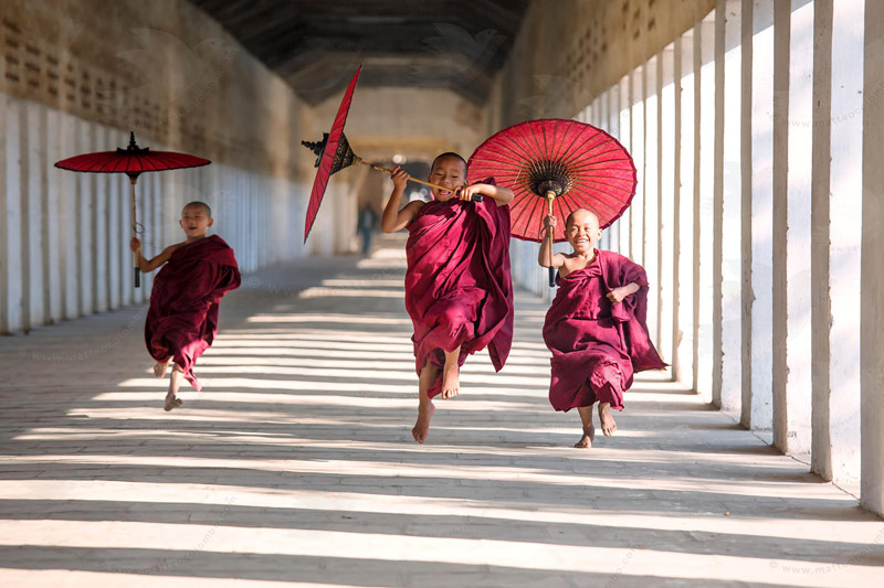 Little monks Myanmar tours