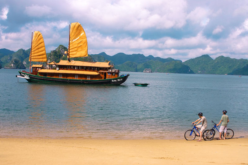 Cycling Cat Ba Tours