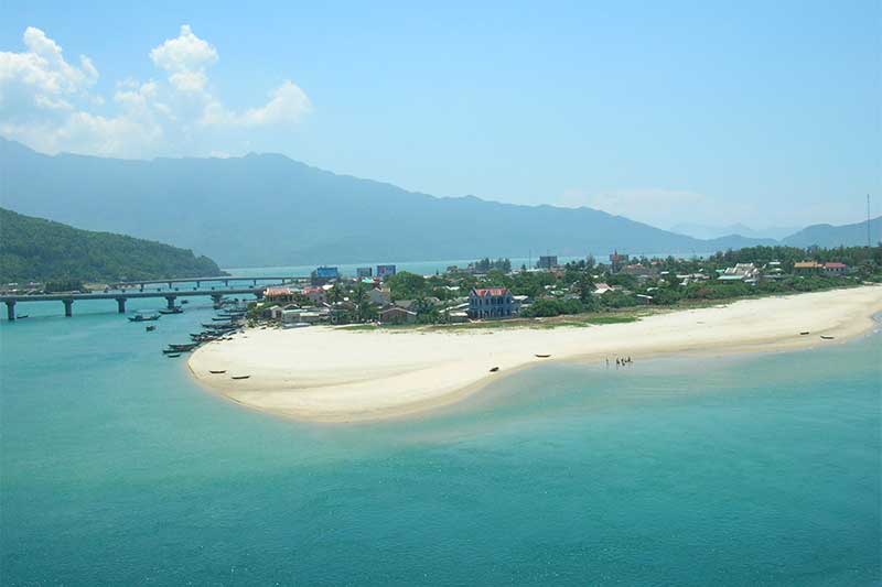 Lang Co Beach, Hue