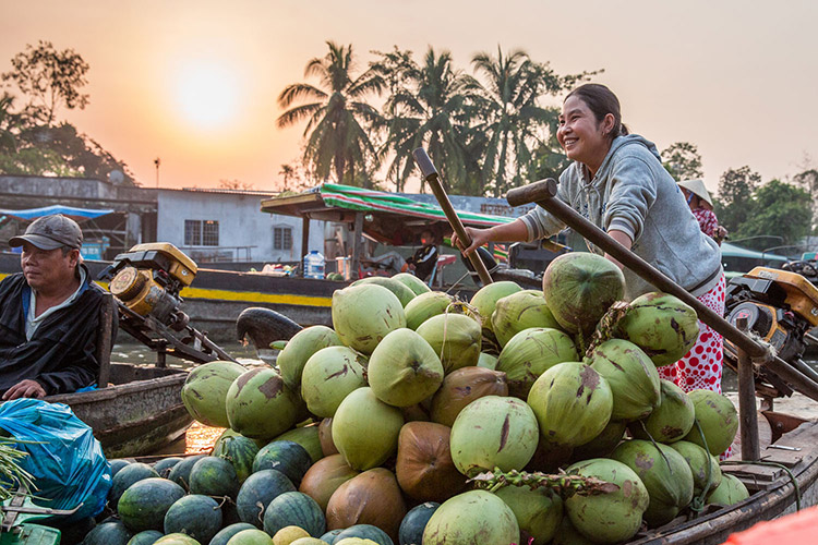 Floating Marketi Mekong Delta