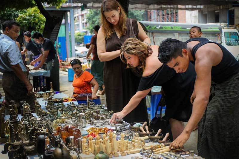 Local Markets in Myanmar Local Markets in Myanmar
