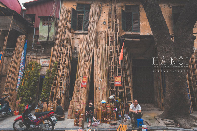 Bamboo selling at Hang Vai Bamboo selling at Hang Vai Vietnam Family Tours