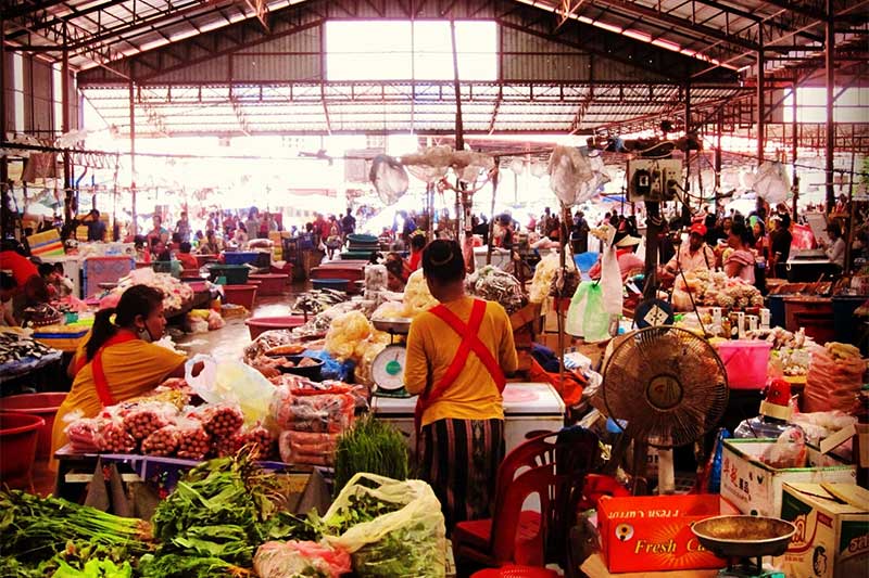 Market in Pakse Market in Pakse