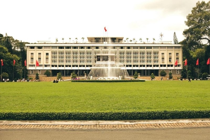 independence-palace-ho-chi-minh-city-symbol-of-vietnam-reunification