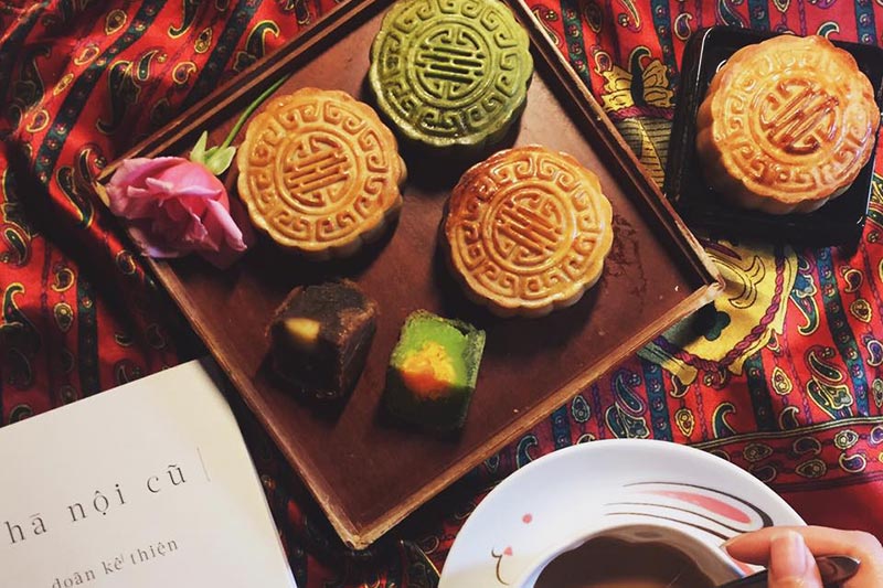 Mooncake (Banh Trung Thu) Mooncake in Vietnam Private Tours