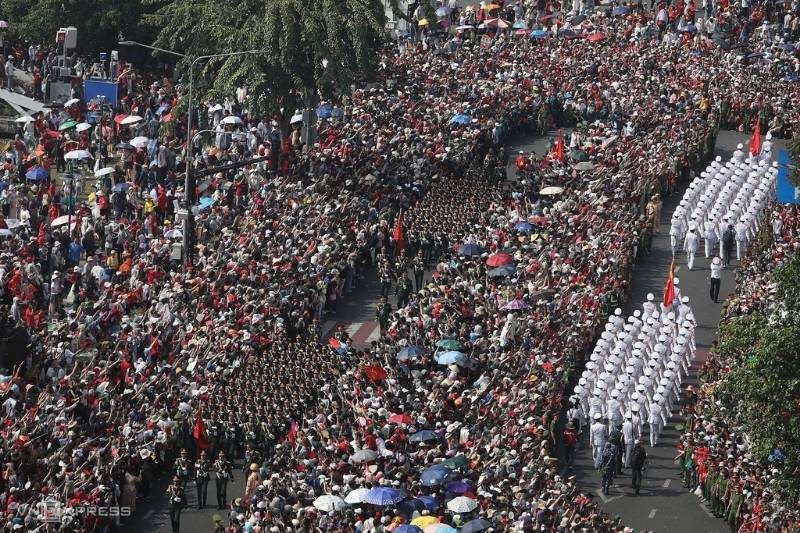 vietnam-national-reunification-day-massive-parade-ho-chi-minh-city