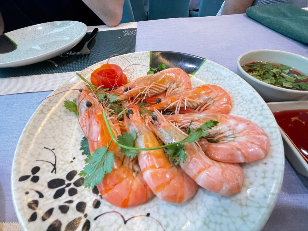Fresh seafood served onboard the cruise in Ha Long Bay