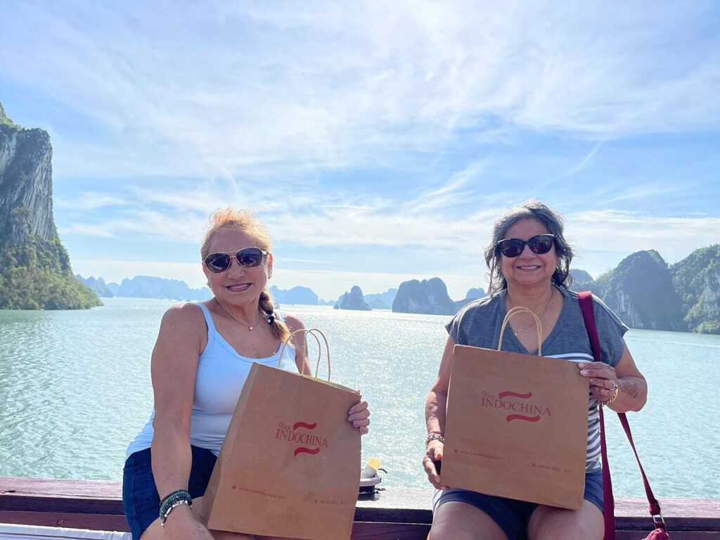 Iglesias-Blanca-Leda-halong-vietnam